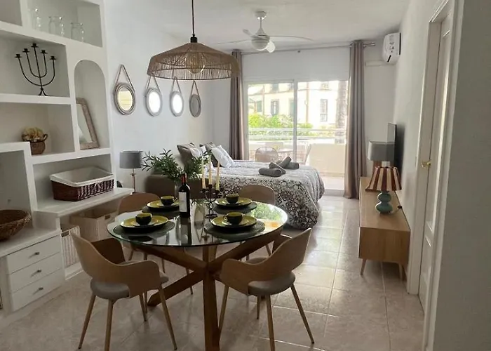 Апартаменты Serenity By The Sea In La Carihuela